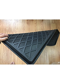 Lót cốp xe Ford Everest 2023, 2022, 2021- 2017 chất liệu nhựa dẻo TPO cao cấp