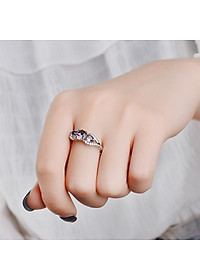 Nhẫn nữ đính đá hình trái tim