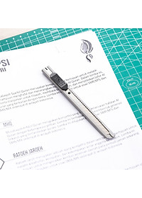 Dao Rọc Giấy Deli, Loại 13 Lưỡi Tách Rời, Bạc, Đen - 1 Cái - E2053