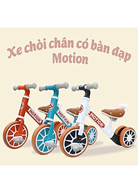Xe chòi chân thăng bằng cho bé MOTION, có bàn đạp 2in1 yên bằng da, khung xe chắc chắn – TẶNG KÈM ĐÀN XYLOPHONE 8 THANH CHO BÉ, xe tập đi, xe 3 bánh,xe thăng bằng