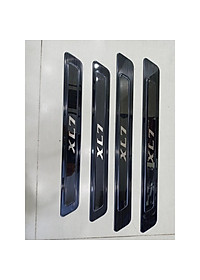 Ốp Bậc Dành Cho Xe Suzuki XL7, XL-7 2020 2021 Mẫu TiTan Tặng Kèm Keo Tăng Dính