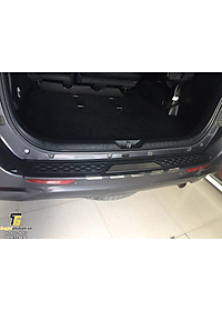 Ốp chống trầy bậc cốp ngoài Toyota Fortuner 2017-2021 - nhựa ABS cao cấp