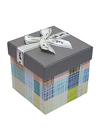 Hộp quà Vuông Phượng Hoàng V017 - 10 x 10 x 10 cm - Giao mẫu ngẫu nhiên