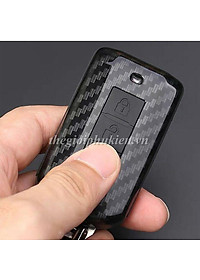 Ốp nhựa carbon, bọc bảo vệ chìa khóa xe dành cho Mitsubishi Outlander, Xpander kèm móc đeo INOX