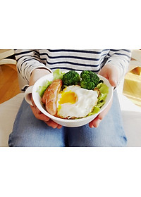 Combo 01 Bát ăn cho bé có quai cầm Kokubo Meal Bowl φ15cm + 01 Cốc nhựa uống nước Nakaya 200ml có nắp silicon mềm - Made in Japan