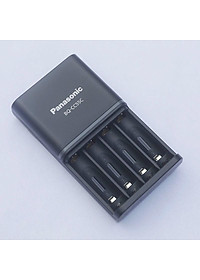 bộ sạc pin aa panasonic CC55C sạc nhanh hàng chính hãng