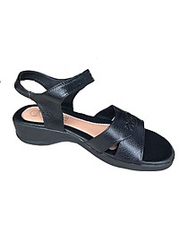 Giày sandal nữ đế bằng 4cm da bò thật màu đen Trường hải SD135