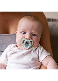 Ty ngậm silicon siêu nhẹ cho bé Tommee Tippee Ultra Light 0-6, 6-18 tháng (vỉ đôi, tách lẻ)