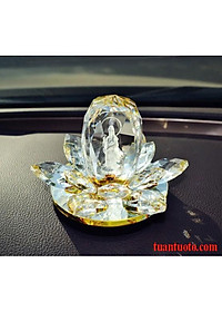 Tượng phật bà quan âm đứng trên đài sen bằng pha lê