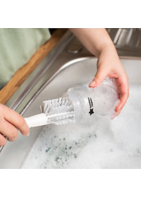 Cọ rửa bình sữa và núm ty Tommee Tippee Closer to Nature