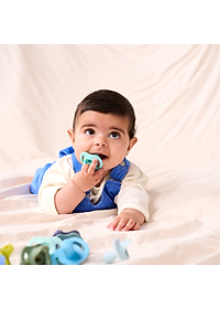 Ty ngậm silicon siêu nhẹ cho bé Tommee Tippee Ultra Light 0-6, 6-18 tháng (vỉ đôi, tách lẻ)