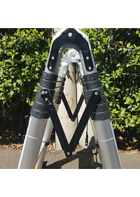 Thang nhôm rút đôi, có bánh xe di chuyển tiện lợi, thanh giằn khóa và thân thang an toàn, chiều cao từ 3,8m - 8m