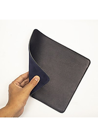 Lót chuột da bò thật P104, bàn kê chuột 2 lớp dày dặn, đường may chắc chắn, lót êm tay và bắt quang cho game thủ ngồi máy tính lâu