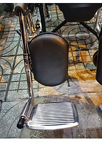 Xe lăn cao cấp đa năng Lucass X607 ngả nằm có bô, thắng và 2 bánh xe chống lật 