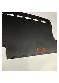 Thảm taplo cho xe Ford Everest 2022, 2023 chất liệu da vân carbon cao cấp - Hàng loại 1