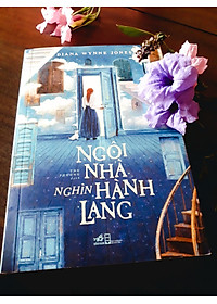 Combo 2 Cuốn Tiểu Thuyết: Ngôi Nhà Nghìn Hành Lang + Lâu Đài Trên Mây