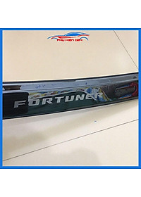 Ốp chống trầy cốp trong ngoài Fortuner 2017-2018-2019-2020-2021 vân titan