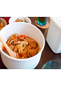 Hộp nhựa Nakaya 1.1L dùng để hâm nóng & nấu nướng thức ăn trong lò vi sóng ( Hộp tròn giao màu ngẫu nhiên ) - made in Japan