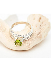 Nhẫn bạc đá peridot ni 17 mệnh hỏa, mộc - Ngọc Quý Gemstones