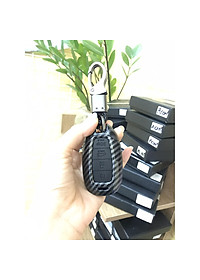 Ốp chìa khoá, bao chìa khóa xe Hyundai Accent 2021-2022 loại 4 nút vân Carbon