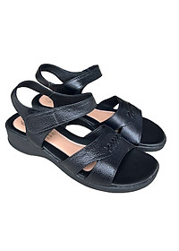 Giày sandal nữ đế bằng 4cm da bò thật màu đen Trường hải SD135