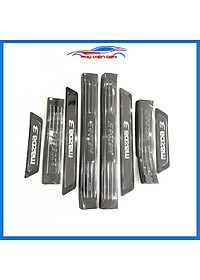 Ốp bậc cửa nẹp bước chân TITAN ô tô Mazda 3 2020-2021-2022 chống trầy bảo vệ xe