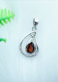 Mặt dây chuyền bạc 925 đính đá Garnet ngọc hồng lựu tự nhiên kiểu sương mai MDG7