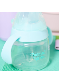 Bình tập uống nước có vòi mút chống tràn, chống sặc Tommee Tippee Soft Spout, 150ml, cho bé từ 4 tháng – Hồng