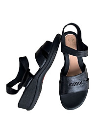 Giày sandal nữ đế bằng 4cm da bò thật màu đen Trường hải SD135