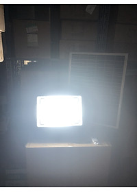 Đèn pha năng lượng mặt trời 300W