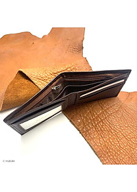 Bóp Nam Mini Nhỏ Gọn, Da Bò NAPA Mềm Mại - Vân Tự Nhiên, Thiết Kế Cổ Điển, Đơn Giản - Mỏng Nhẹ, Dáng Ngang - Gập 2, Đựng Tiền và Thẻ ATM Tiện Dụng - Hàng Chính Hãng SAIGIO