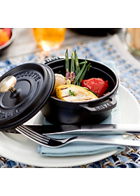 Nồi Gang Tròn Staub Màu Đen - Nhiều Kích Cỡ