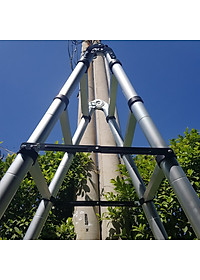 Thang nhôm rút đôi, có bánh xe di chuyển tiện lợi, thanh giằn khóa và thân thang an toàn, chiều cao từ 3,8m - 8m