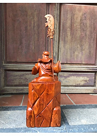 Tượng quan công đọc sách bằng gỗ hương đá kt cao 30cm