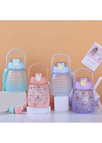 Bình Nước Có Vạch Báo Giờ Uống Nước Dễ Thương 1.3L (Tặng kèm dây đeo) - HENRYSA