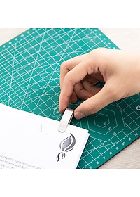 Dao Rọc Giấy Deli, Loại 13 Lưỡi Tách Rời, Bạc, Đen - 1 Cái - E2053