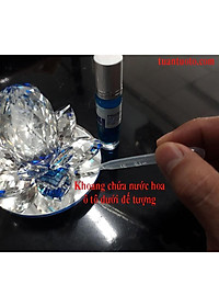 Tượng phật bà quan âm đứng trên đài sen bằng pha lê