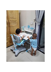 Bộ bàn học cho bé Sakawin S80 và Ghế G90 mới nhất, Bàn học sinh có giá sách Nâng hạ tay quay, Giá Nhập