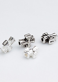 Combo 2 cái charm bạc thánh giá xỏ ngang kiểu 2 - Ngọc Quý Gemstones