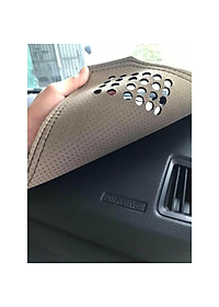 Thảm taplo da carbon cho xe Suzuki Xl7, XL-7 cao cấp chống trượt.