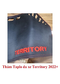 Thảm taplo da carbon xe Ford Territory 2022 2023 màu đen 3 lớp, có đế chống trượt, chống nắng nóng hiệu quả