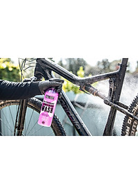 Chất tẩy rửa không cần nước Muc Off Waterless Wash 750ml cho Xe đạp, Xe máy và Ô tô