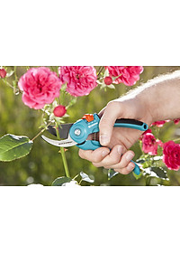 Kéo tỉa cành mũi hếch Gardena 08857-20