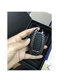 Ốp chìa khoá, bao chìa khóa xe Hyundai Accent 2021-2022 loại 4 nút vân Carbon