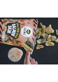 Da cá hồi trứng muối 30g IRVINS - Mini Salted Egg Salmon Skin 30g