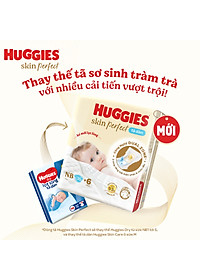 Miếng lót sơ sinh Huggies Skin Perfect NB1 108+6 miếng với 2 vùng thấm giảm kích ứng da