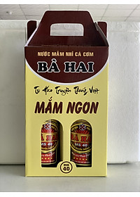 Xách 2 Chai Nước Mắm Nhĩ Cá Cơm Bà Hai MS40 ( 2 x 500ml )
