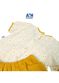 Bộ quần áo lửng bé gái họa tiết Cúc trắng cổ bèo vàng cotton - AICDBG7ICHON - AIN Closet