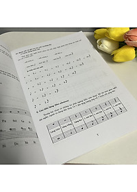 Combo Tự Học Đàn Guitar (Bộ 2 Tập)  (Với Phần Bài Tập Gồm 150 Bài Hát Nổi Tiếng Trong Và Ngoài Nước)