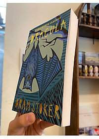 Sách - Dracula by Bram Stoker | Classic Novel / Fiction in English / Ngoại văn Kinh điển Nhập khẩu